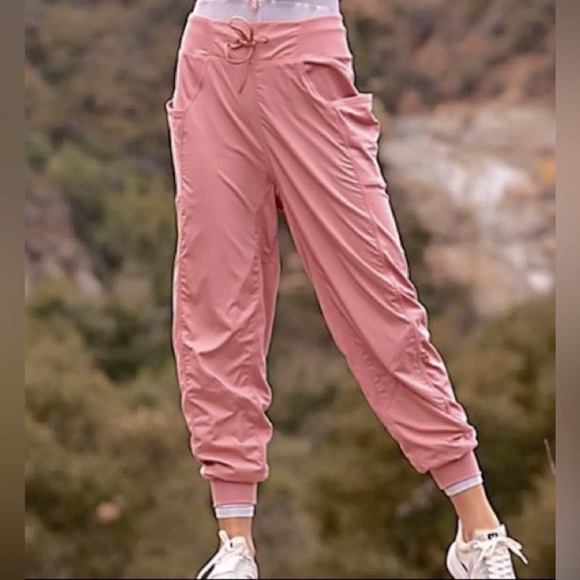 NWOT FP Movement Free People Movement Color Me Happy Joggers Rose Size Small - Picture 2 of 6